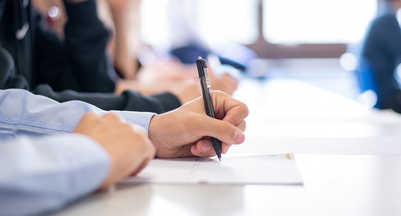 Jak pisać CV dla osoby przebranżawiającej się: podkreśl transfer umiejętności