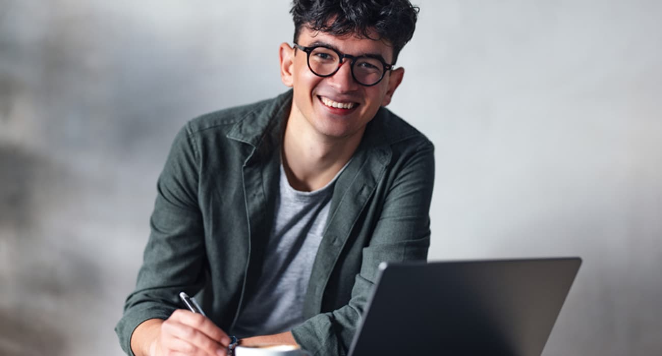 Jak napisać świetne CV po szkole policealnej?