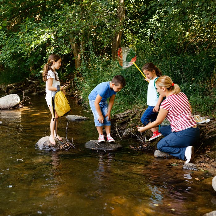 grupa dzieci na obozie