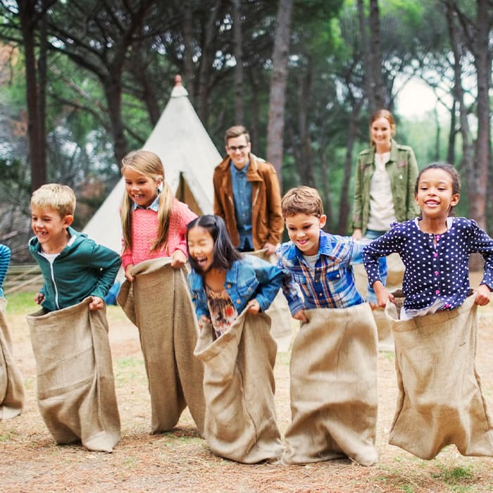 grupa dzieci na obozie 