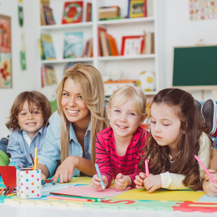 animator z podpopiecznymi