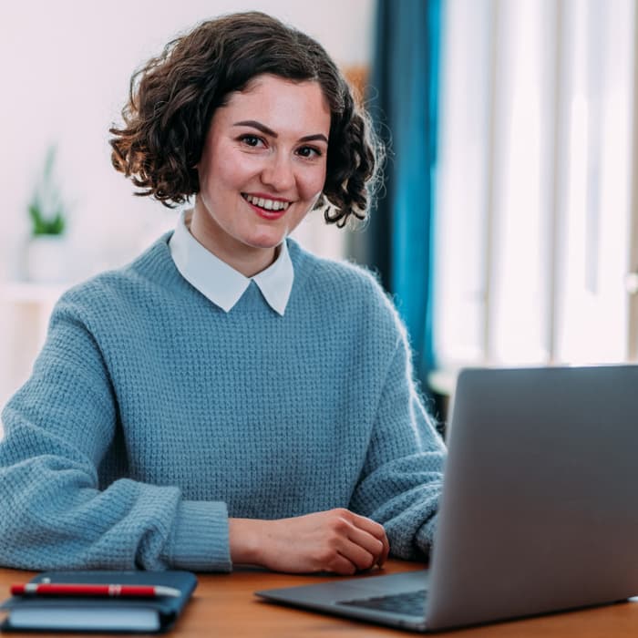 Zarządca nieruchomości w czasie pracy 