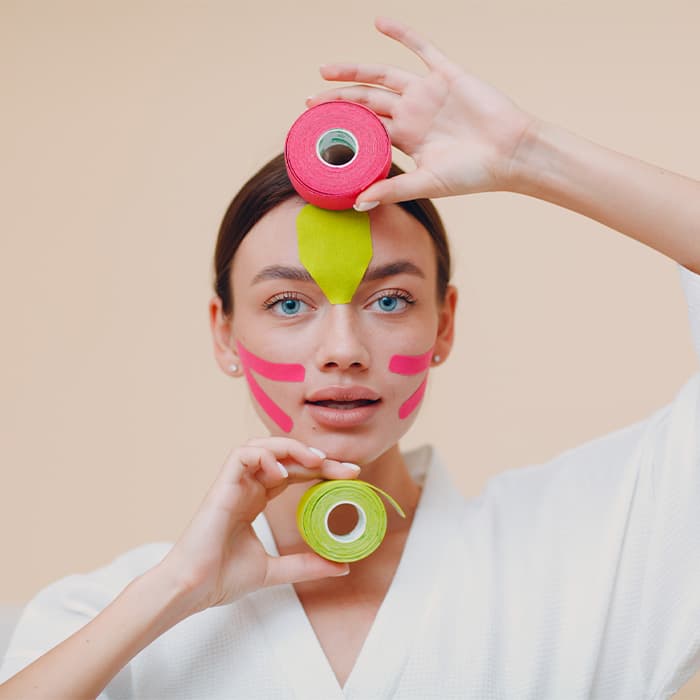 Kinesiotaping twarzy