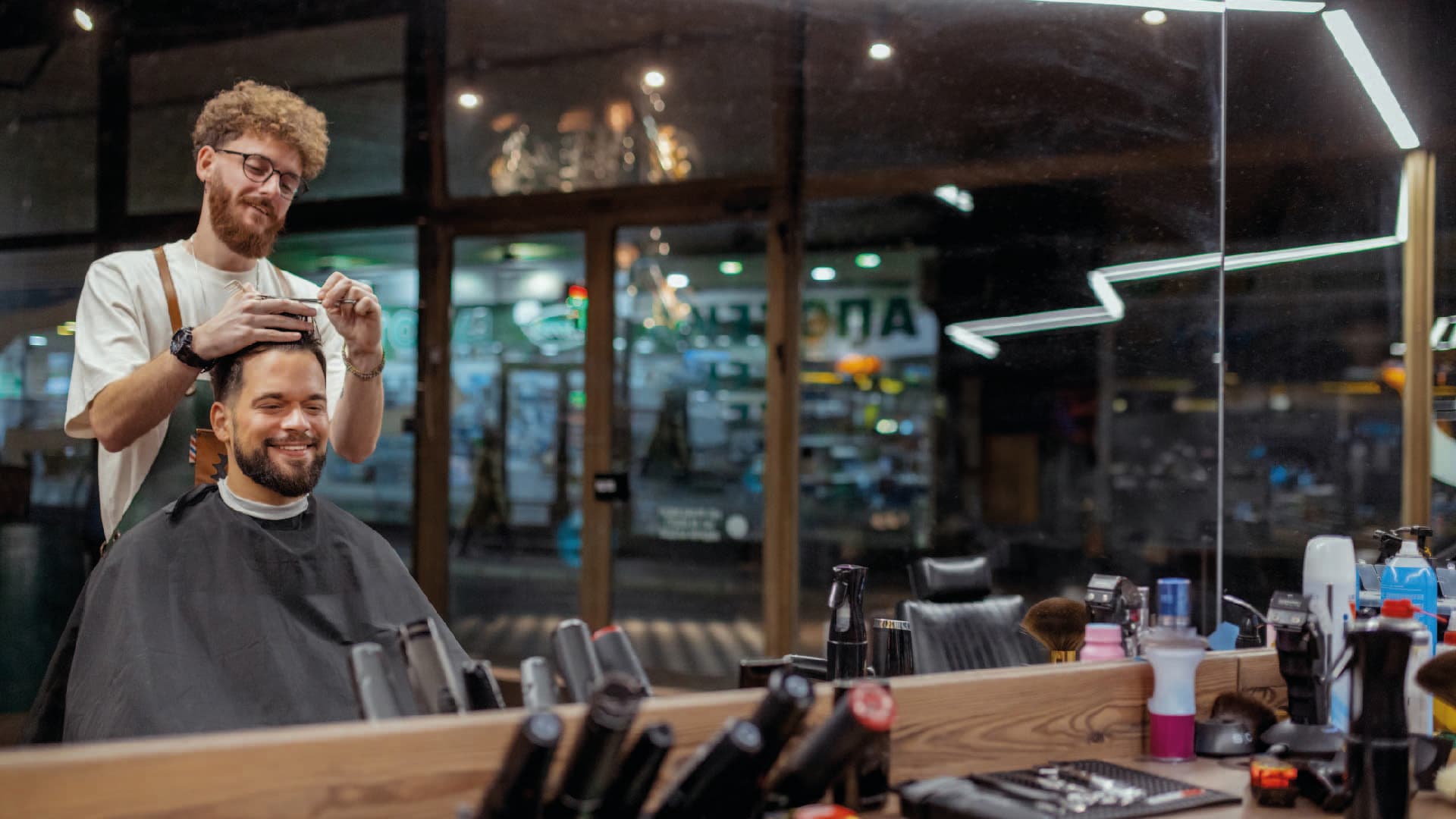 Barber tnie włosy męskie