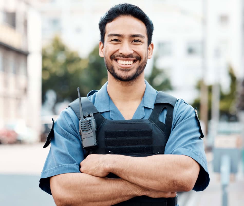 wykfalifikowany pracownik ochrony zadowolony z pracy