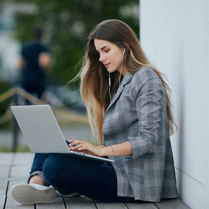 Instruktorka prowadzi teleporadę