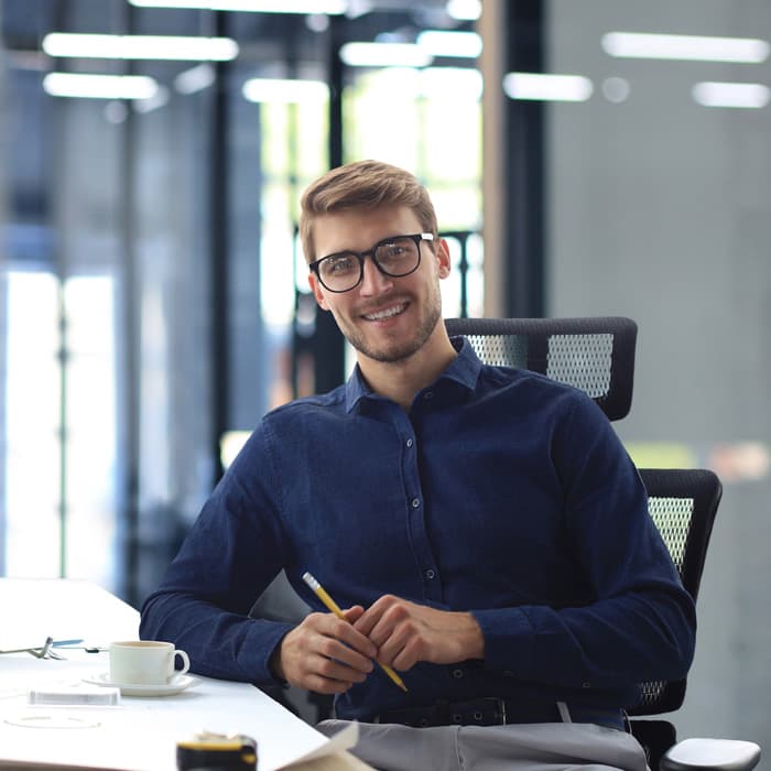 Mężczyzna w biurze