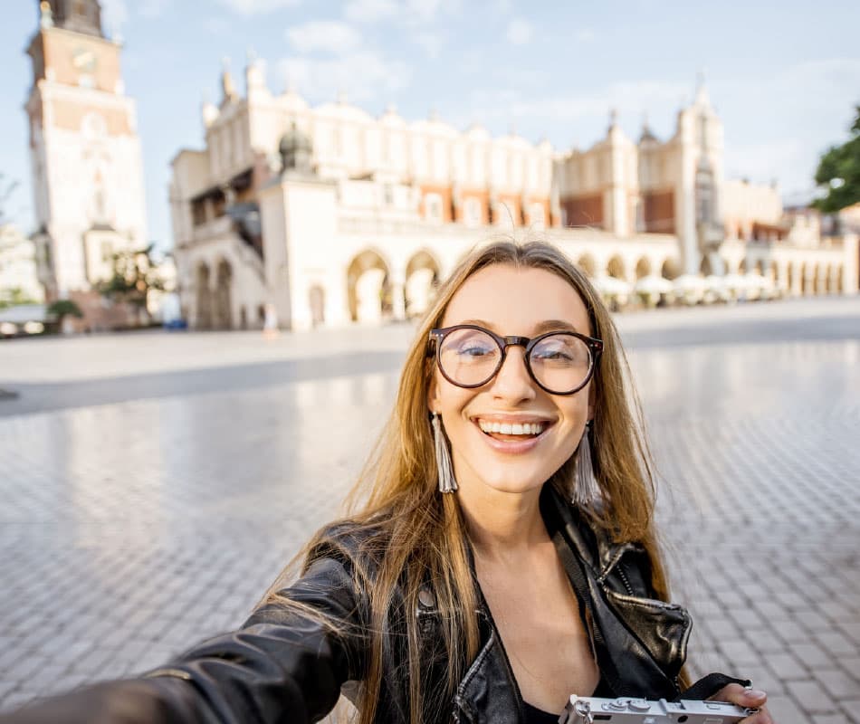 uśmiechnięta dziewczyna